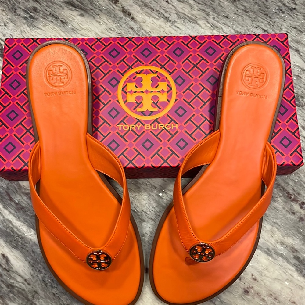 Tory Burch Benton thong 9